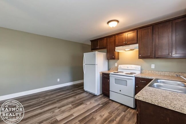 Photo - 618 E Pine Ave