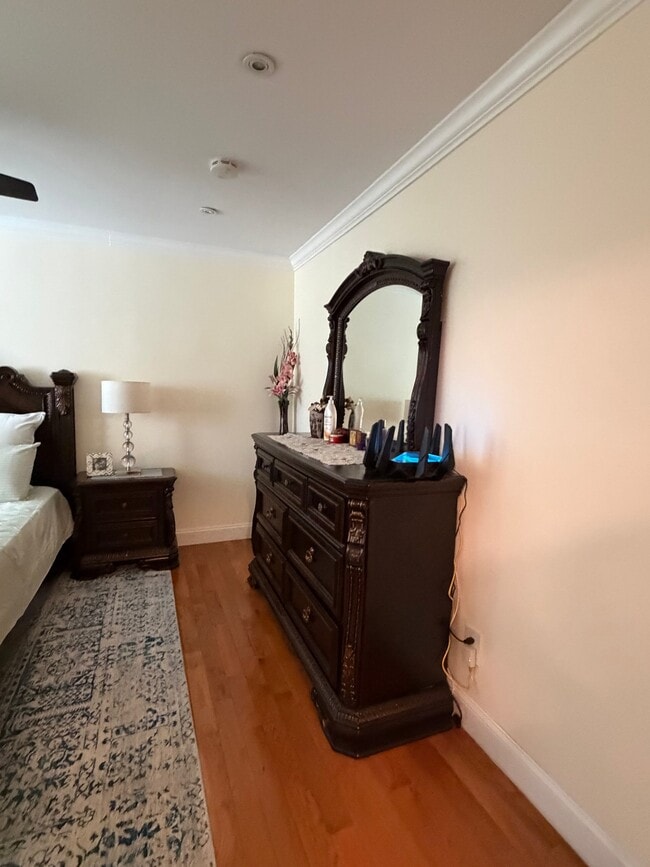 Photo - 356 Elvin St Unit 1