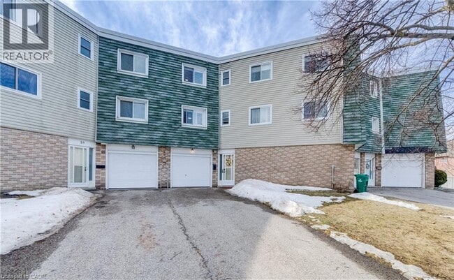Photo - 60 Elmsdale Dr