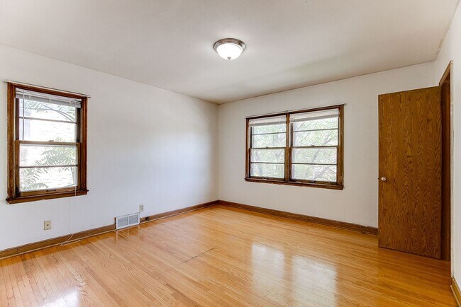 Photo - 865-SNELL Unit 1