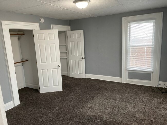 Photo - 210 S Woodlawn Ave Unit B