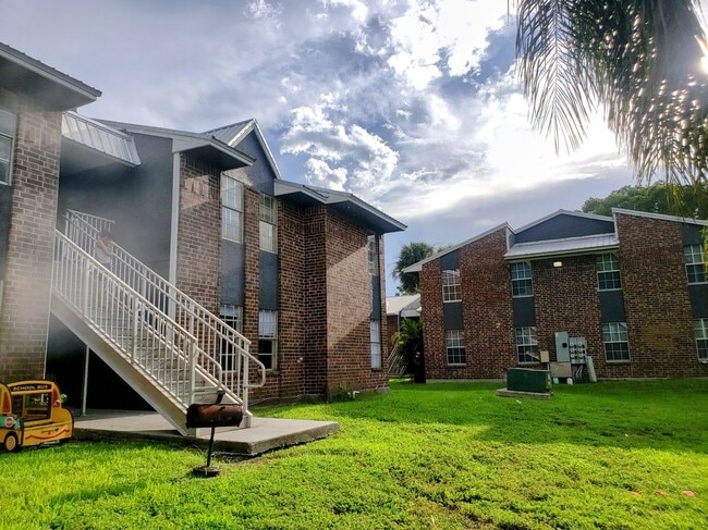 Photo - 2000 S Main St