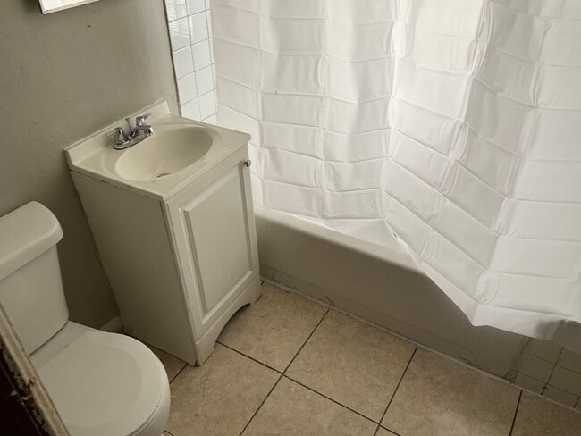 Photo - 3256-3258 N 17th St. Unidad 3258 Upper