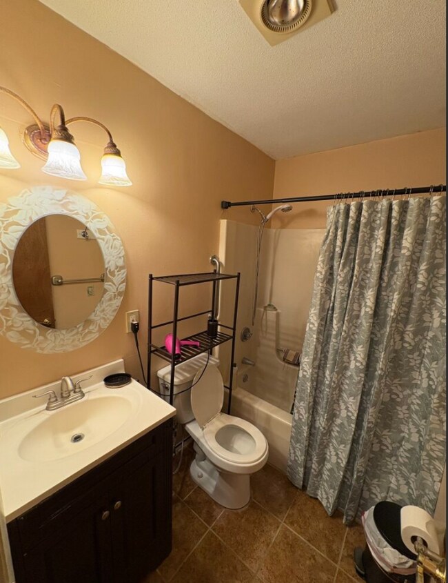 Photo - 170 E Hadley Rd