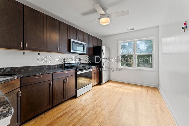 6429 N Damen Ave Unit 3N