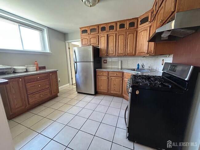 Photo - 205 College Dr