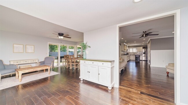 Photo - 1506 Wavecrest Ln