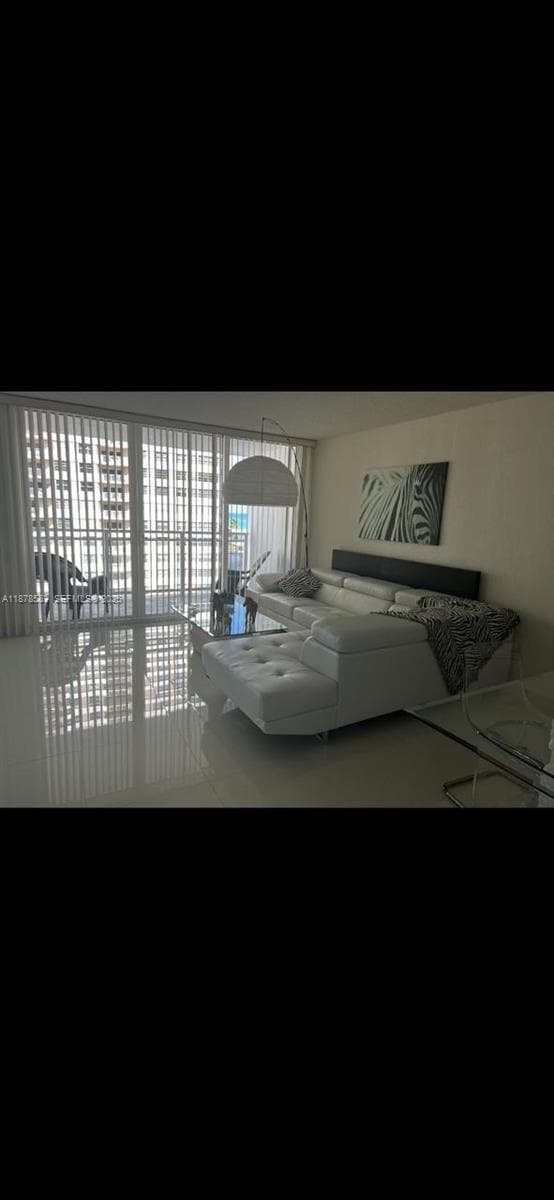 Photo - 2030 S Ocean Dr Unidad 725