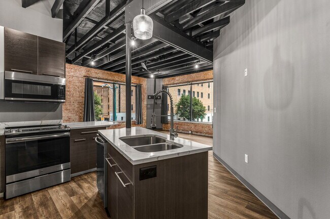 Photo - 901 9th St Unit LOFT D