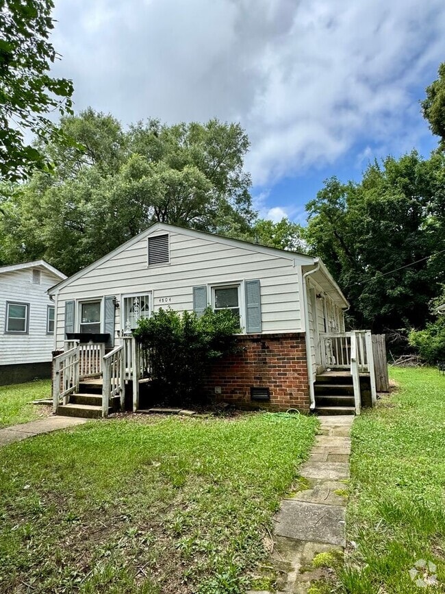 Building Photo - 3 bedroom house on quiet dead end! All ele...