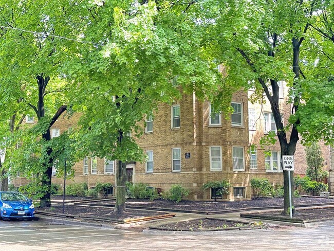 Building Photo - 3711 N Hoyne Ave Unit 4 Rental