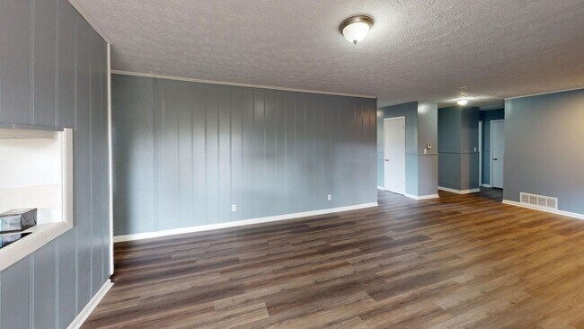 103 Woodley Ave
