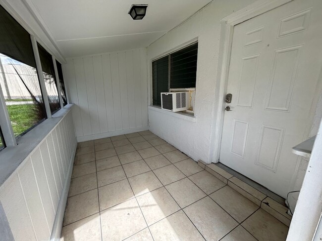 Photo - 519 6th Ave W Unidad 1