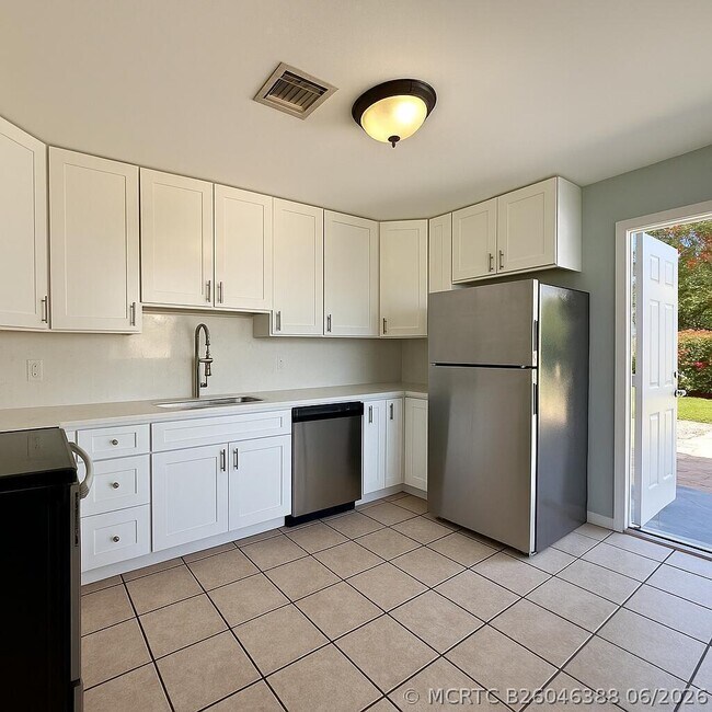 418 52nd St Unit 1