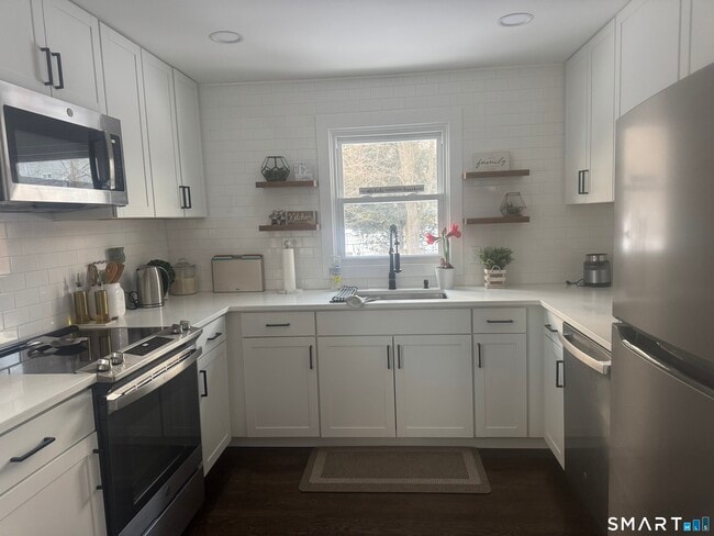 Photo - 2238 Stanley St