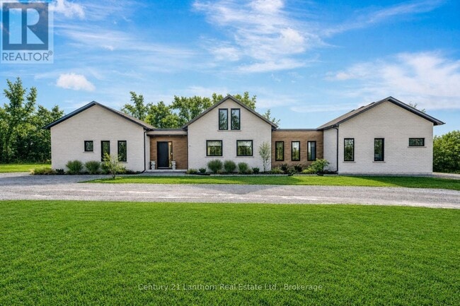 Photo - 19485 Loyalist Pkwy