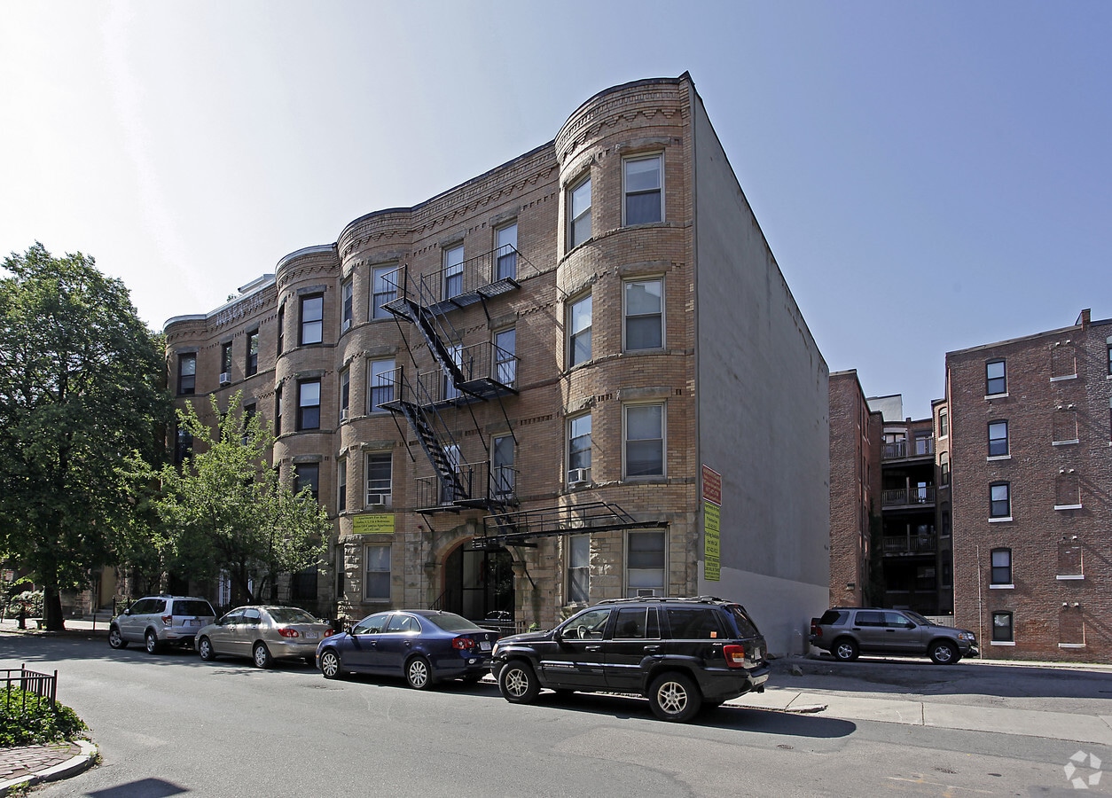 Primary Photo - 40-42 Symphony Rd