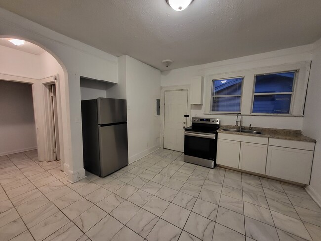 Photo - 4304 Springfield Blvd Unit 2