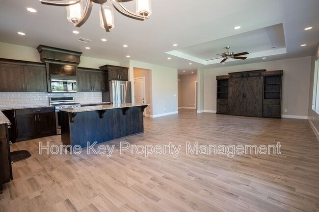 Photo - 1504 W Shinnecock Cir
