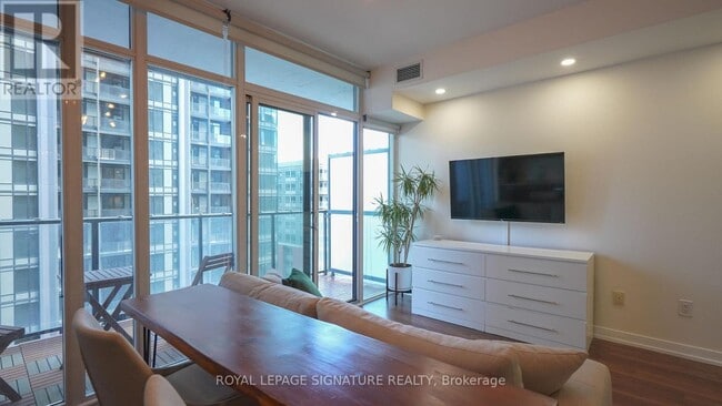 Photo - 105 George St Unit 1214