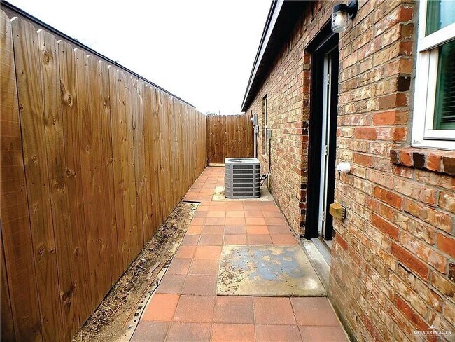 Photo - 10 10th St Unit 3