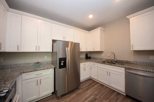 Photo - Spacious Luxury 2-Bed, 2-Bath Home in Longfellow – Available June 5th! Unidad 2