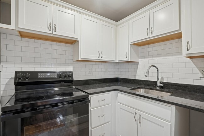 Building Photo - 3 Merrimack St Unit 1