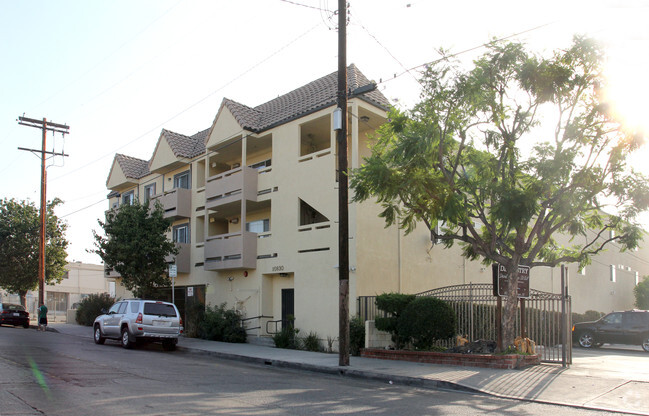 Building Photo - Ratner Apartments