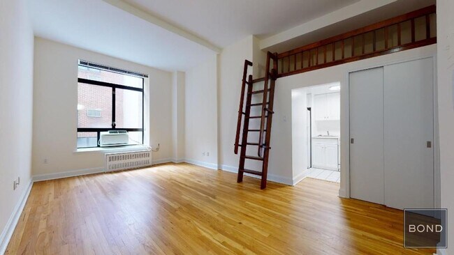 Building Photo - 1 Astor Pl Unit 6L Rental