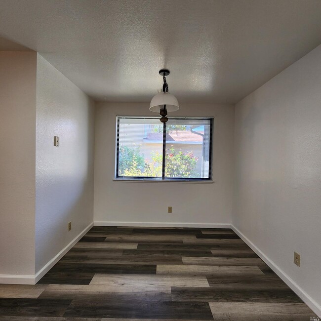 Photo - 1024 Scott St