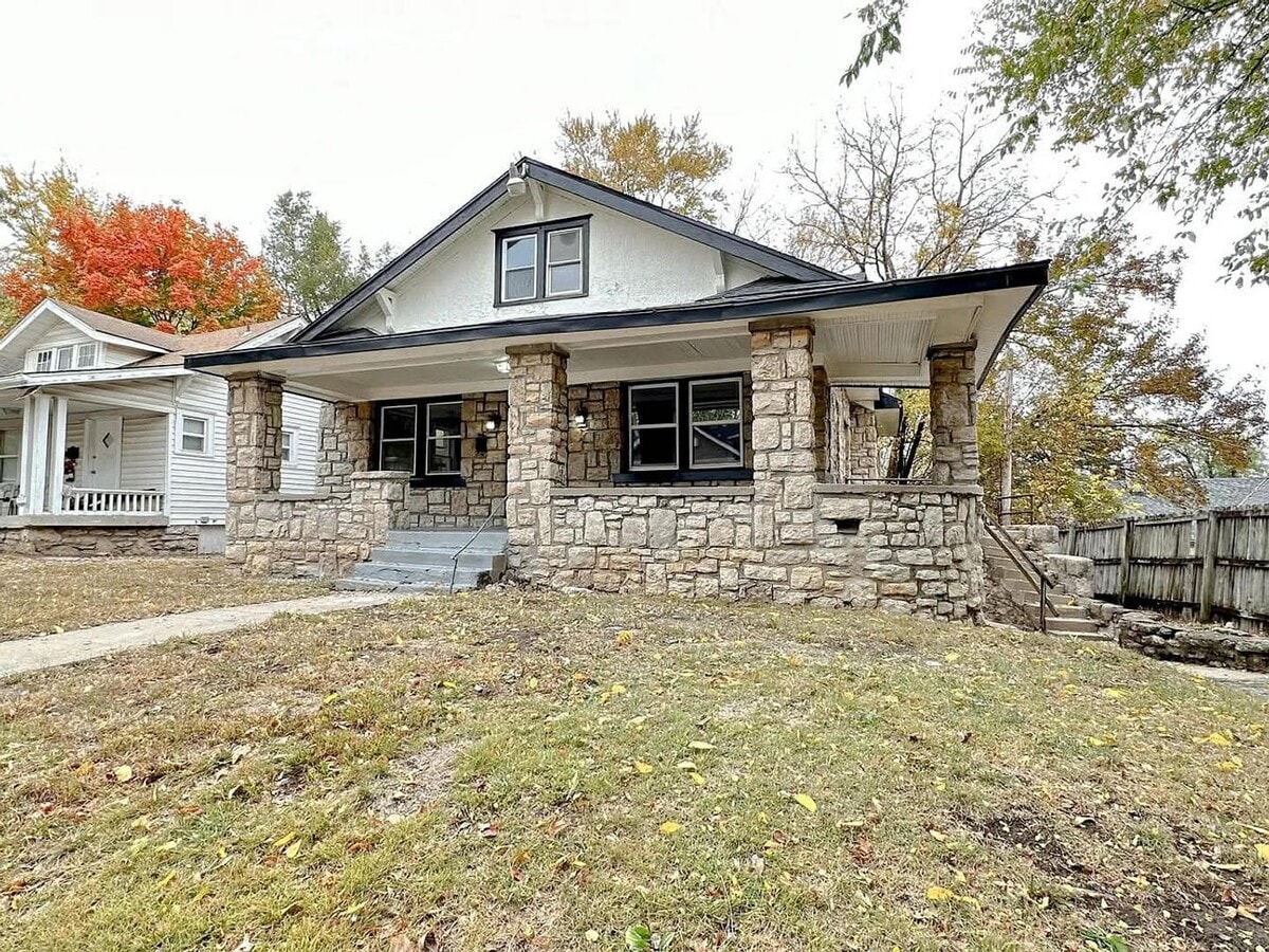 Photo - 1842 E 67th Terrace