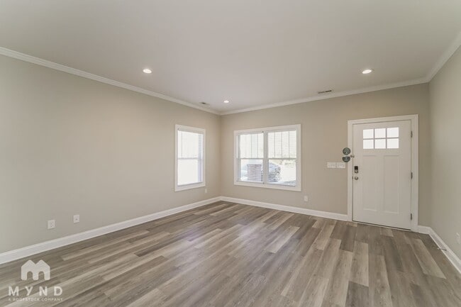 Photo - 2112 Middale St