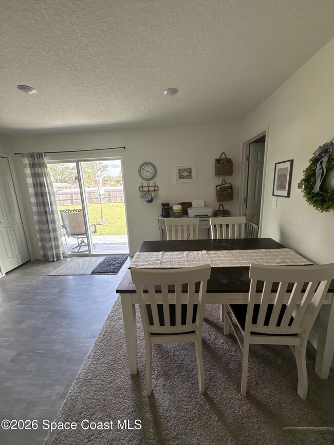 Photo - 1207 Waffle St SE