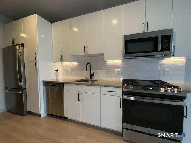 Building Photo - 711 Summer St