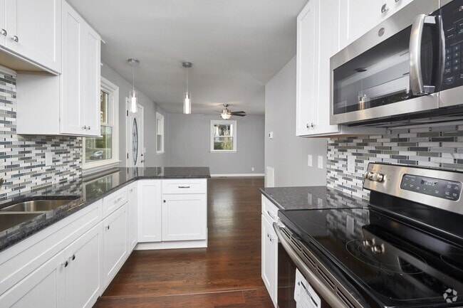 Building Photo - **NOW AVAILABLE!!** Beautiful One-Bedroom ... Rental