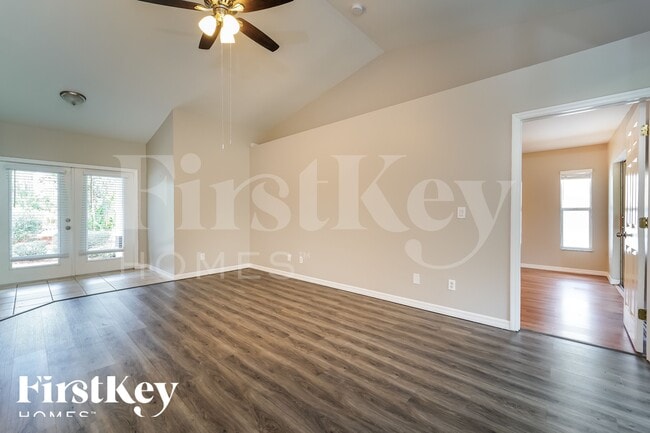 Photo - 1570 Waldorf Dr