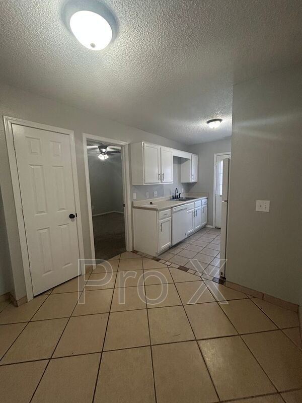 Photo - 3403 SW Victoria Pl Unidad Apt 2