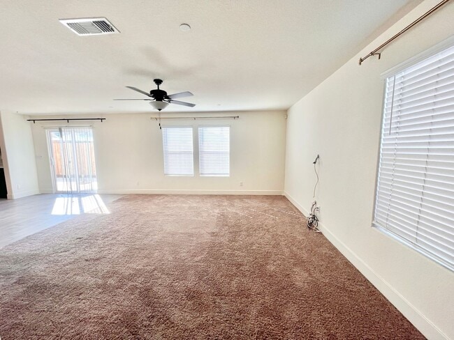 1602 Dodder Dr