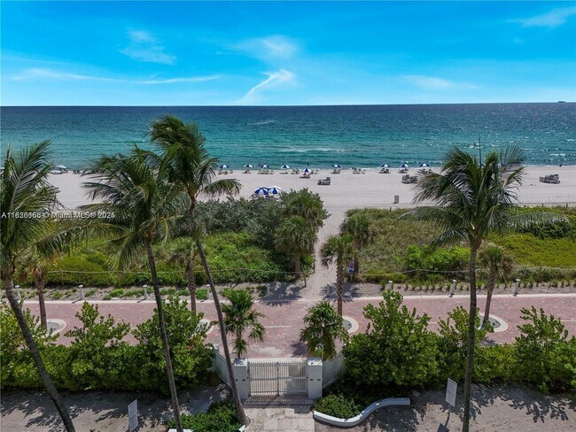 Photo - 5151 Collins Ave Unidad 535 Rental