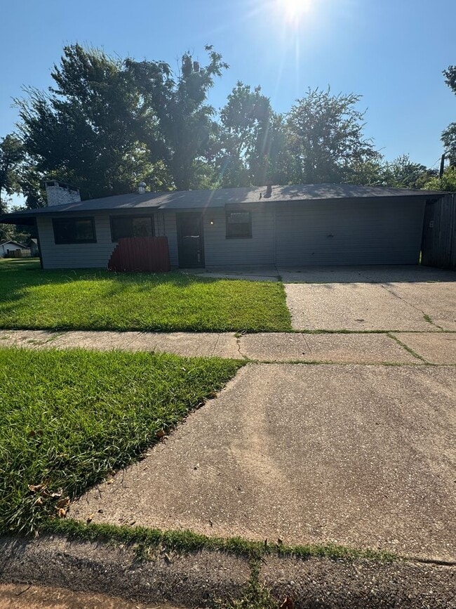 Building Photo - 2016 Alison Ave Rental