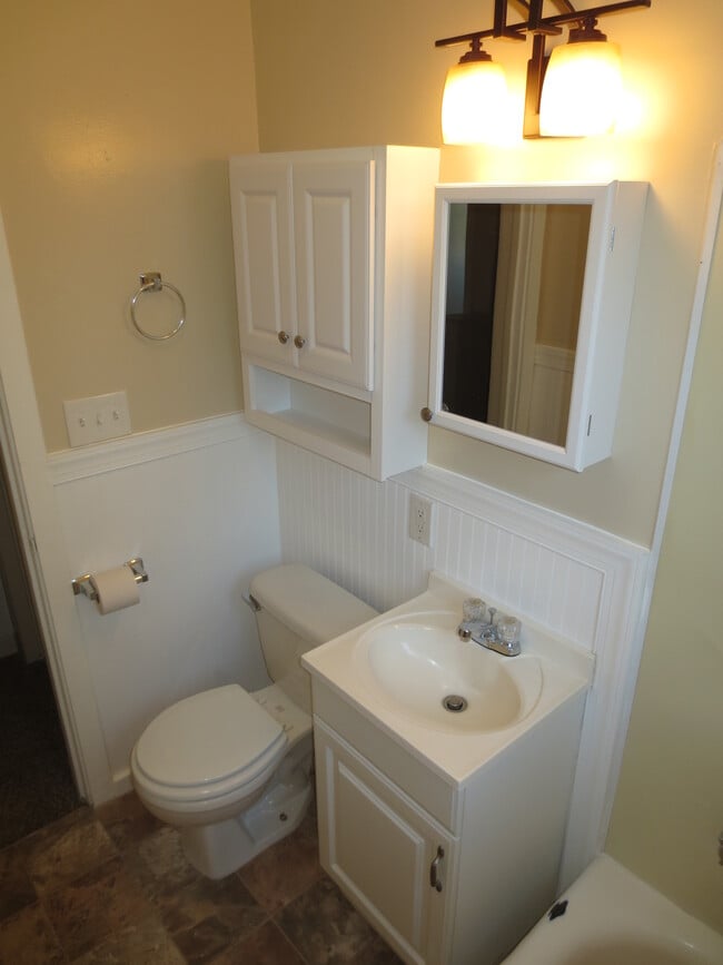 Photo - 341 Hemlock Dr