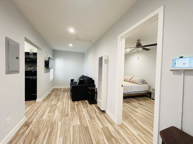 Photo - 8828 Haas Ave Unidad 8828 Haas