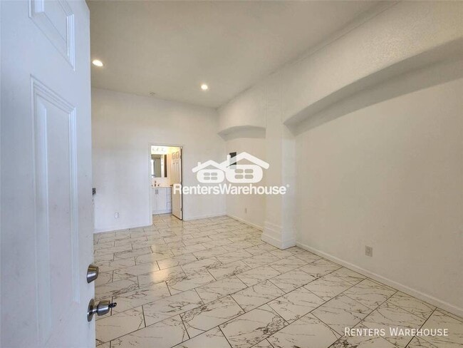 Photo - 5027 Creekmont Dr