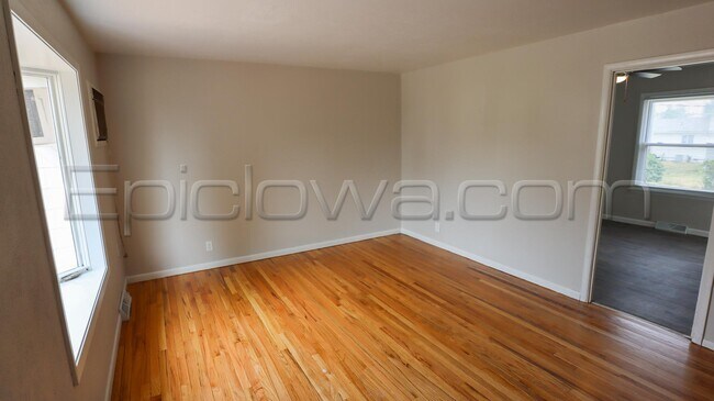 Photo - 5442 Gordon Ave NW