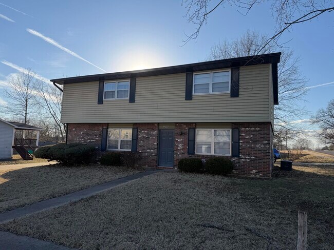 Photo - 2205 Warwick St