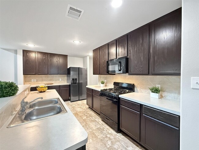 Photo - 3003 Silverhorn Ln