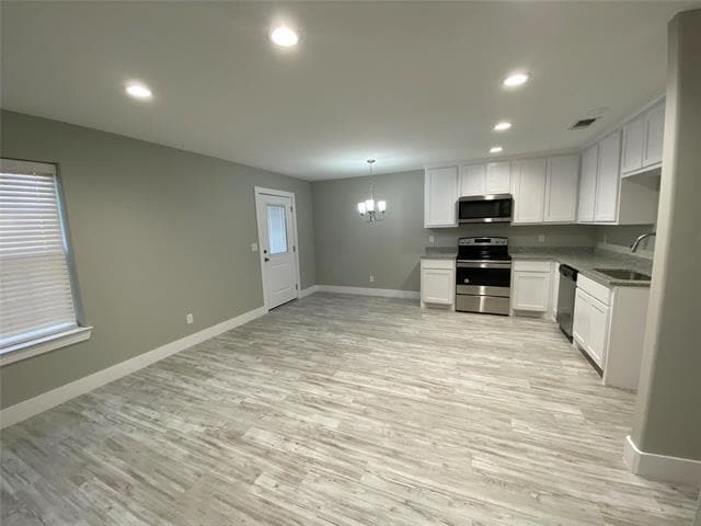 Photo - 131 E Bond St