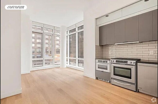 Building Photo - 306 W 48th St Rental