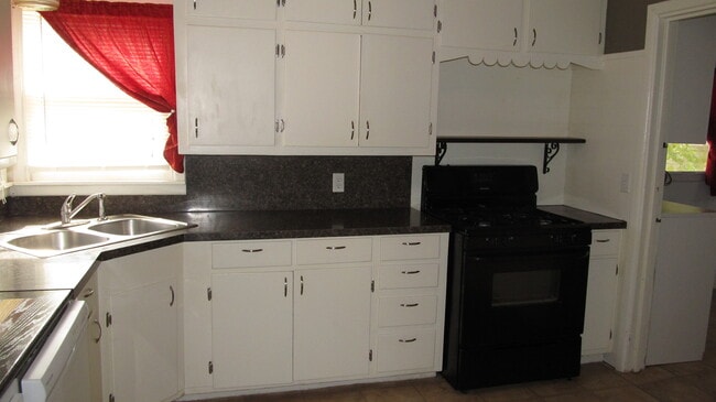 Photo - 2013 48th St