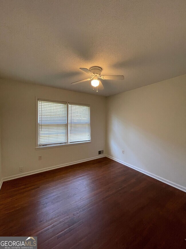 Photo - 130 Derby St